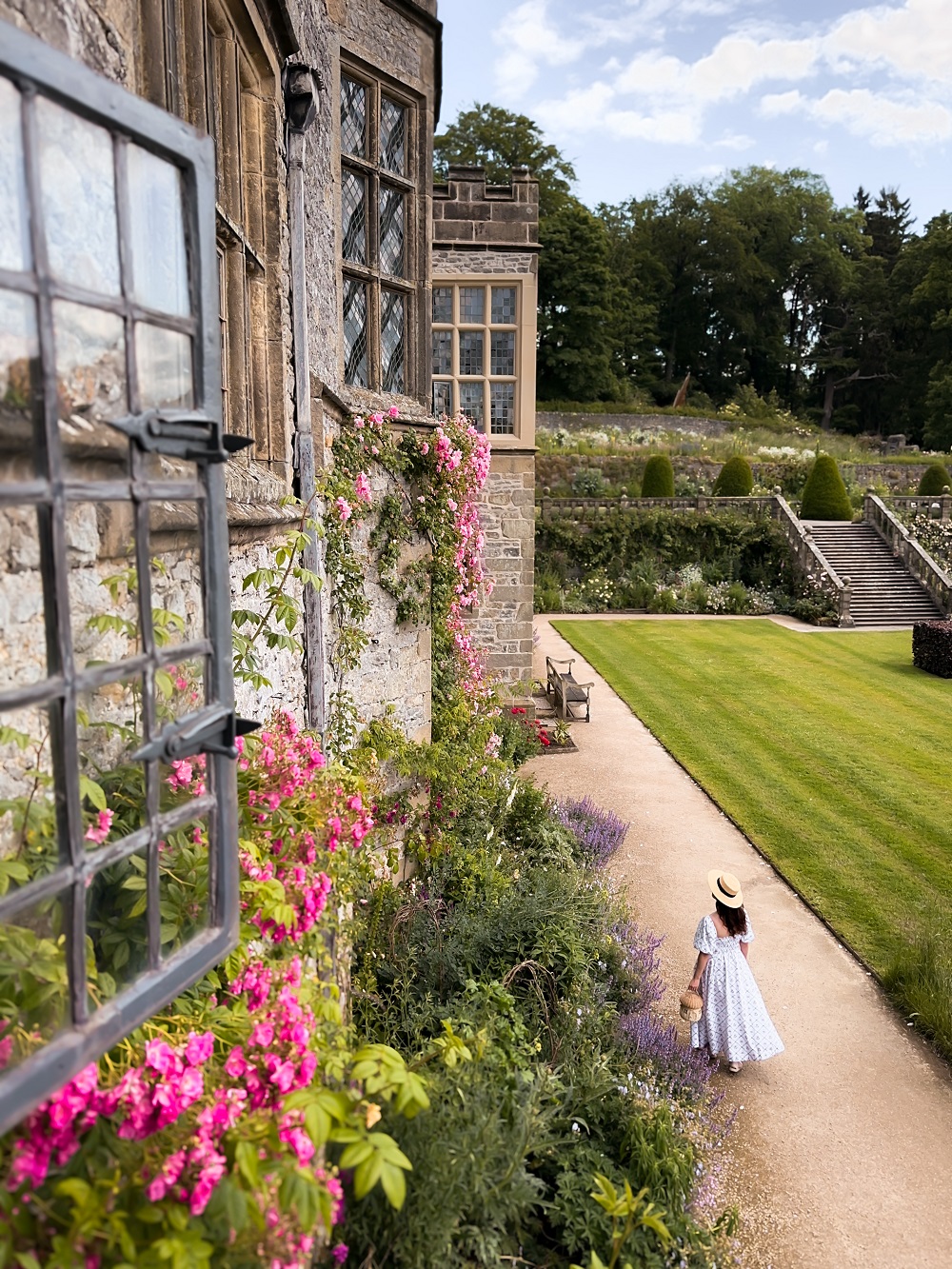 5 Beautiful Rose Gardens To See In June