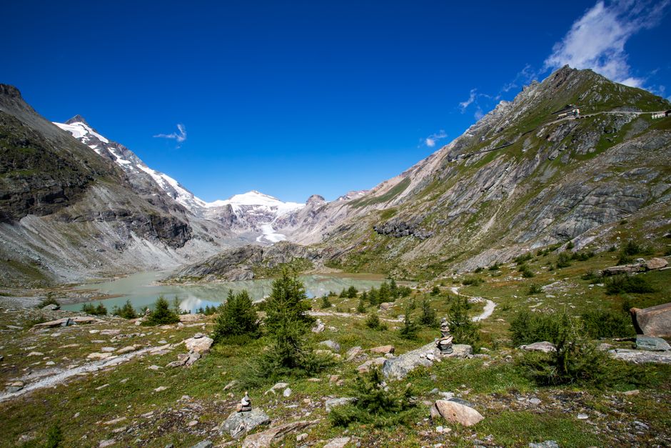 Majestic alpine view with mountains, glacier, and clear blue sky in Korutany, Austria.